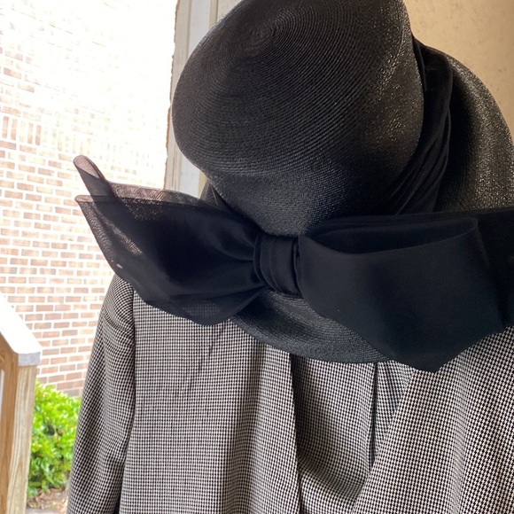 Beautiful full black hat with bow in back main image 8